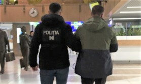 Grup infracțional specializat în trafic de persoane și organizarea migrației ilegale, destructurat de polițiști